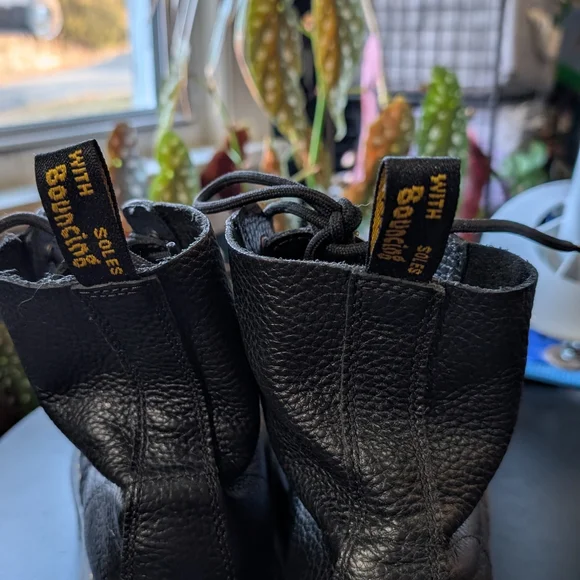Dr. Martens Sinclair Boots Size 10 - Picture 5 of 5